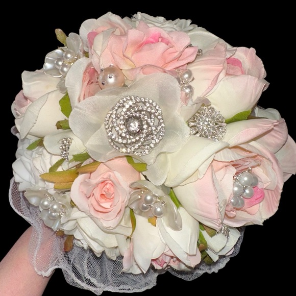 Bride Wedding Bridal Flowers Floral Bouquet Rose Pearls Rhinestone Brooch NEW - Picture 2 of 15